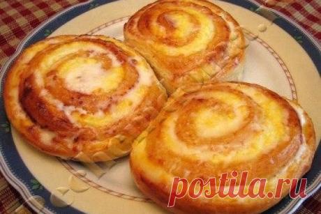 Творожные завитушки в сметанной заливке. 

Сказать что это вкусно — это ничего не сказать — это просто фантастически, нереально вкуcно!!! 

В этом рецепте творожные завитушки сразу же после выпечки заливают сметанной заливкой, плотно укупоривают и в таком виде оставляют до полного остывания. В результате завитушки получаются такими волшебно мягкими, пропитанными сметанкой.
Показать полностью…