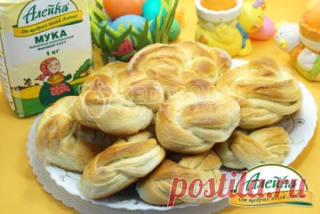 Сдобные булочки Сдобные булочки, которые легко приготовить. Вкусная выпечка для пасхального стола на угощение всем.