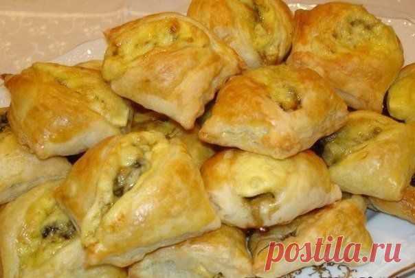 Закусочные пирожки с грибами и сыром.