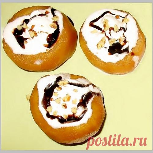 Яблоки, фаршированные мороженым