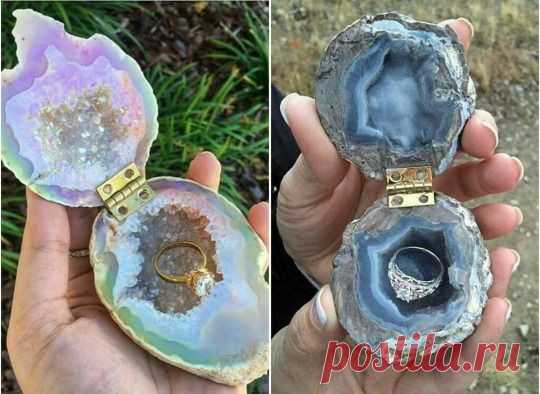 Просто цемент+стекляшки из Фикс Прайс....а какая красота!!!!!! Инет.