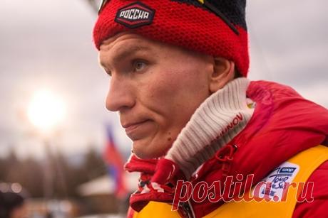 Большунов отказался общаться с норвежскими журналистами. Российский лыжник Александр Большунов отказался общаться с норвежскими журналистами. Большунов проводит предолимпийский тренировочный сбор в итальянском Сейзер-Альм. Когда с ним захотели пообщаться представители телеканала, лыжник отогнал их и заявил, что не хочет находиться рядом с норвежцами.