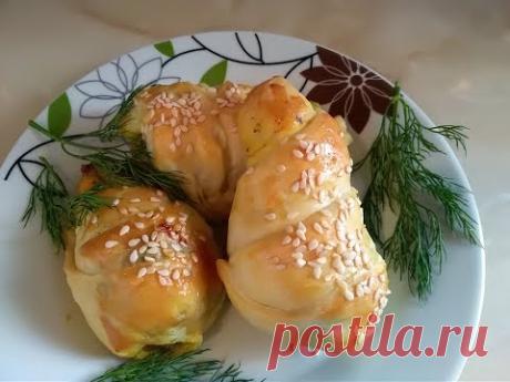 Готовятся просто а получается очень вкусно! Куриные крылышки в слоеном тесте!