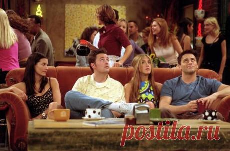 Кортни Кокс и Лиза Кудроу воссоединились чтобы отпраздновать 25-летие сериала Друзья