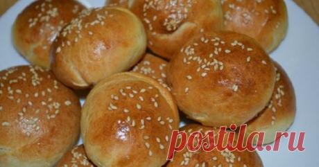 Пирожки с сыром » Необычайно вкусные и милые пирожки с сыром не только станут чудесным блюдом для всей семьи, но еще и смогут легко поднять настроение и создадут домашний уют. Пирожки с сыром прекрасно подойдут для обеда в школе или на работе, как дополнение к обеду дома или просто в качестве перекуса. ‡агрузка… Ингредиенты Пшеничная мука — 900 г Молоко — 200 мл Яйцо — 2 шт. Сахар — 2 ст. л. Соль — 1 ч. л. Дрожжи — 10 г Подсолнечное масло — 100 мл Сливочное масло — 3 ст. л...