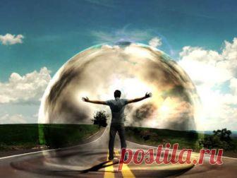 Заговоры-обереги от плохих людей Каждый человек может подвергнуться влиянию злых людей, от которых исходит негативная энергетика. Чтобы этого не произошло, можно защитить себя специальными заговорами-оберегами.