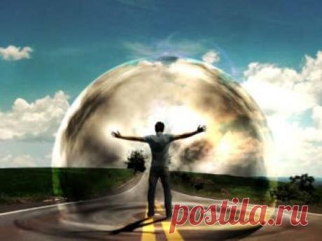 Заговоры-обереги от плохих людей Каждый человек может подвергнуться влиянию злых людей, от которых исходит негативная энергетика. Чтобы этого не произошло, можно защитить себя специальными заговорами-оберегами.