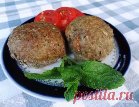Кефтедес в духовке. Ингредиенты: говяжий фарш, яйца куриные, морковь Прелесть греческой кухни — интересные блюда из самых простых продуктов. Эти полезные котлетки очень нежные и пышные. К ним не нужен гарнир, достаточное количество овощей в фарше делает их сочными и...