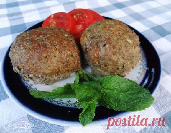 Кефтедес в духовке. Ингредиенты: говяжий фарш, яйца куриные, морковь Прелесть греческой кухни — интересные блюда из самых простых продуктов. Эти полезные котлетки очень нежные и пышные. К ним не нужен гарнир, достаточное количество овощей в фарше делает их сочными и...