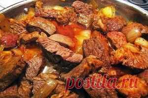 Вкусный гуляш по-домашнему