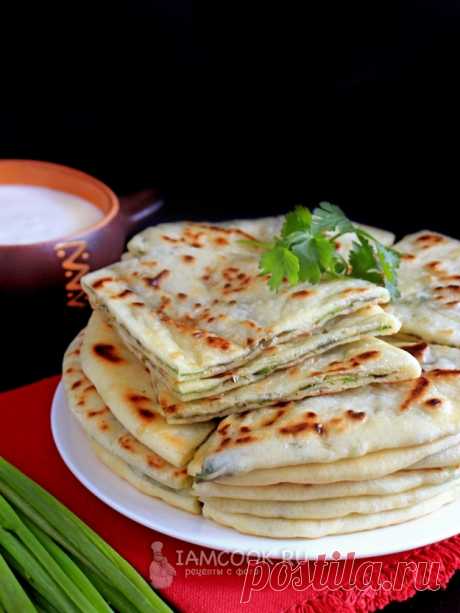 Хычины с зеленью и сыром