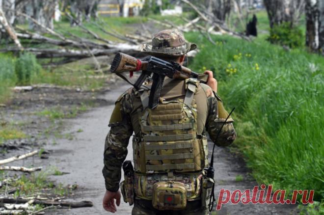 Победа за русским солдатом. Сводка СВО на утро 25 июля. В одном бою российский пехотинец уничтожил десять боевиков ВСУ.
