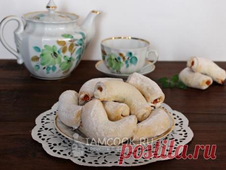 Кифлики (печенье) — рецепт с фото на Русском, шаг зашагом. Кифлики – нежнейшее ароматное песочное печенье со сливовой начинкой, присыпанное сахарной пудрой. #рецепт #печенье #выпечка #кчаю #чаепитие #рецепты #печенье_с_начинкой #печеньесначинкой