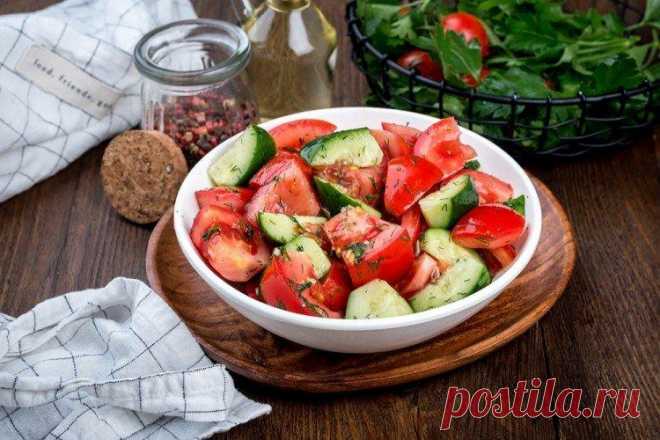 20 легких салатов с огурцами и помидорами на любой вкус Хочется чего-то свежего и овощного, но при этом разнообразного? Тогда специально для тебя мы нашли интересные рецепты салатов с огурцами и помидорами. Думаешь, из таких ингредиентов нельзя ничего приготовить? А вот мы в корне не согласны!