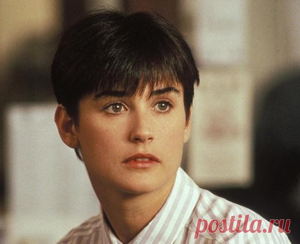 Младшая дочь Деми Мур повторила прическу матери из фильма Привидение