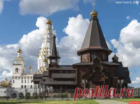 Фото: Храм Святой Троицы и Храм-памятник Всех Святых в честь безвинно убиенных в Отечестве нашем (Всехсвятская церковь). Пейзажный фотограф Вадим Туркин. Город - Фото и фотограф на Расфокусе.