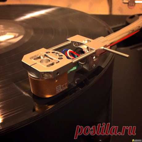 Ikeda 9TT MC phono cartridge on an Arche headshell.