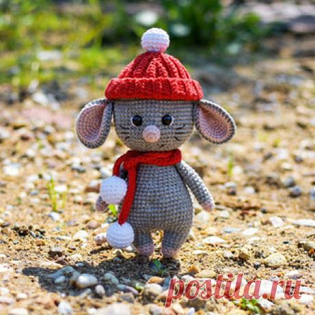 Мышонок Шуршик амигуруми. Схемы и описания для вязания игрушек крючком! Бесплатный мастер-класс от Татьяны Косточенковой по вязанию мышонка по имени Шуршик. Высота вязаной крючком игрушки примерно 14 см. Для изготовления т…