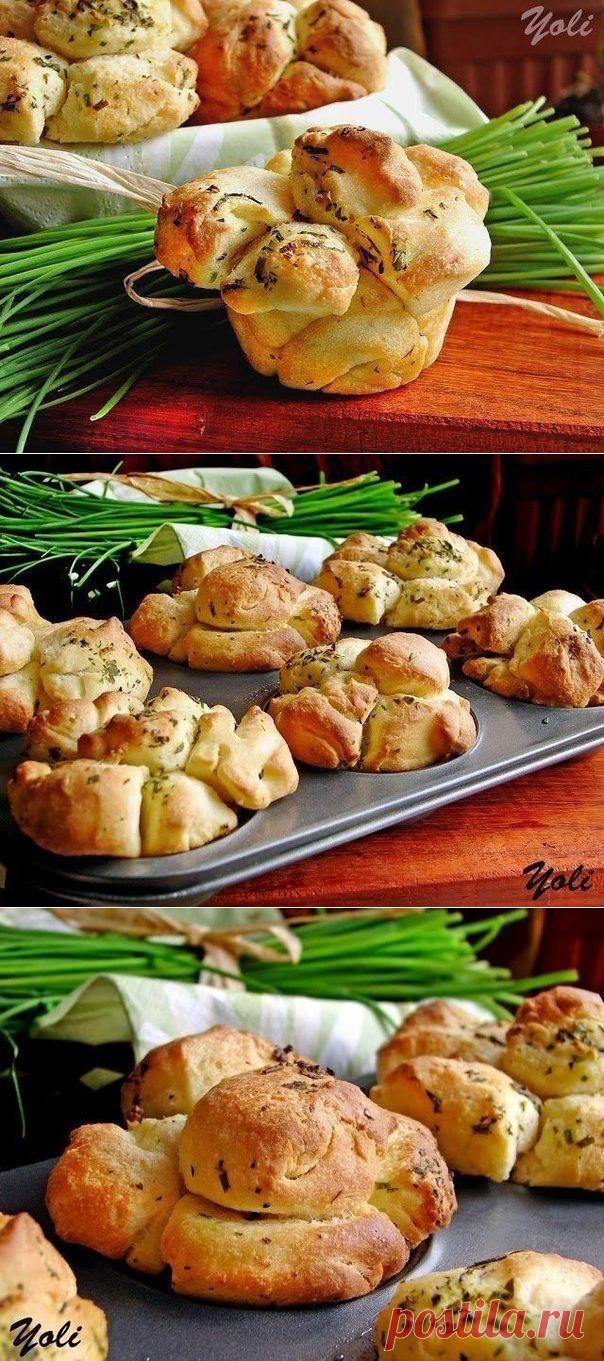 Красивые пряные булочки к борщу или бульону