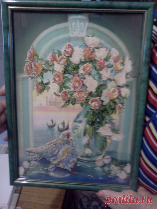 Картина вышитая чешским бисером-ручная работа, Шелкография. Вид из окна.