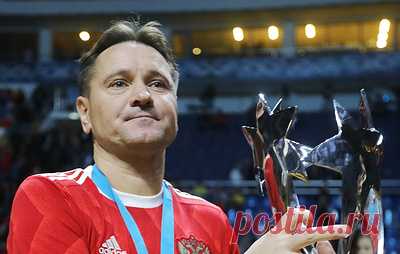 Аленичев назвал бывшего футболиста "Порту" Кошту фантастическим игроком и человеком. Жорже Кошта умер на 54-м году жизни