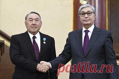 Назарбаев призвал казахстанцев сплотиться вокруг Токаева. Первый президент Казахстана Нурсултан Назарбаев в ходе расширенного заседания политсовета партии «Нур Отан» заявил, что граждане страны должны сплотиться вокруг курса действующего главы государства Касым-Жомарта Токаева. По его словам, его преемник реализует в республике комплекс политических и экономических реформ.