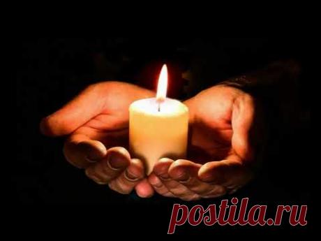 В Библии упоминается о том, что автором молитвы Отче наш является сам Иисус Христос. Она была дана им тогда, когда он находился еще при жизни.