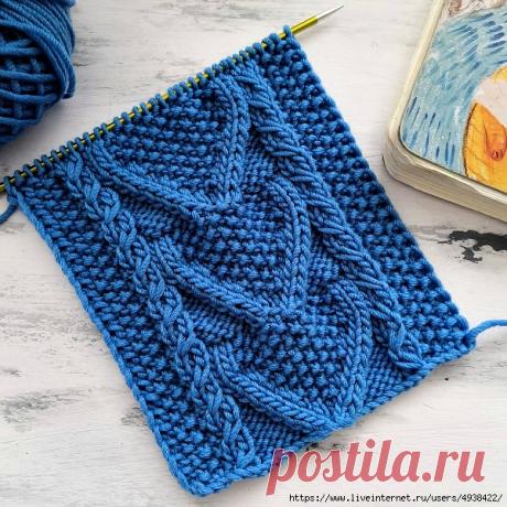 Красивый узор с сердечками спицами.