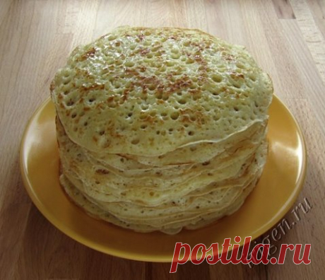 Блины с манкой получаются очень аппетитными, пышными, с дырочками.