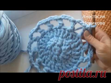 Вяжем коврик из ленточной пряжи крючком