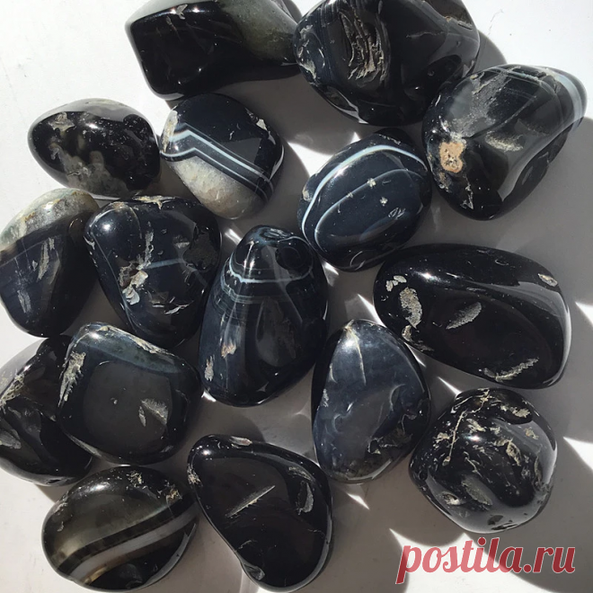 Драгоценные камни черного цвета — Гид по украшениям MIUZ