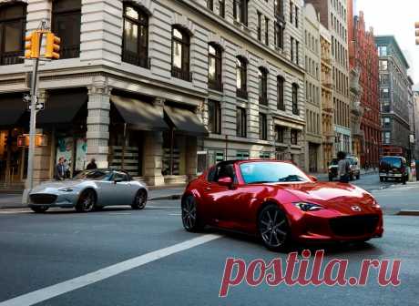 Mazda MX-5 Miata 2024: фото, салон, характеристики