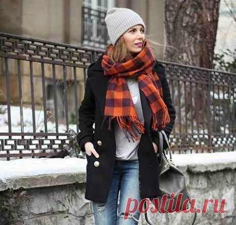 Какая должна быть высота у шапки бини? Разница в высоте трикотажной и вязаной шапочки. Как носят бини женщины? Из всего многообразия шапок наибольшей популярностью пользуются бини. Считается, что её название произошло от английского слова bean, что в переводе означает "боб", "голова".