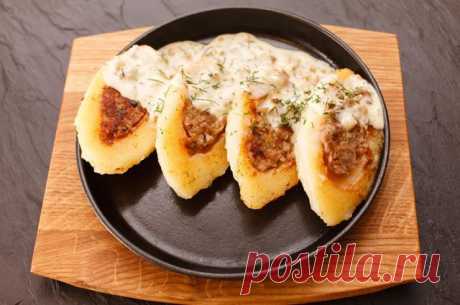 Вкусные картофельные котлеты с грибной подливкой
