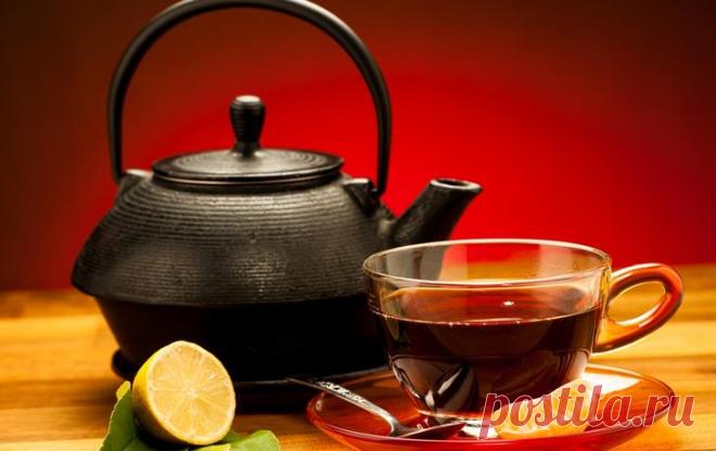 8 вредных для здоровья способов употребления чая Чашка вкусного, ароматного чая не только поднимает настроение и согревает в холодный день, этот напиток по-настоящему полезен. Настой чайного листа содержит витамины B1, B2, C, P, K и PP, флавоноиды, ...