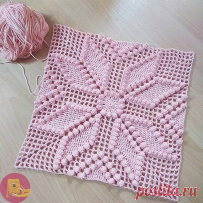 Квадратный мотив крючком.