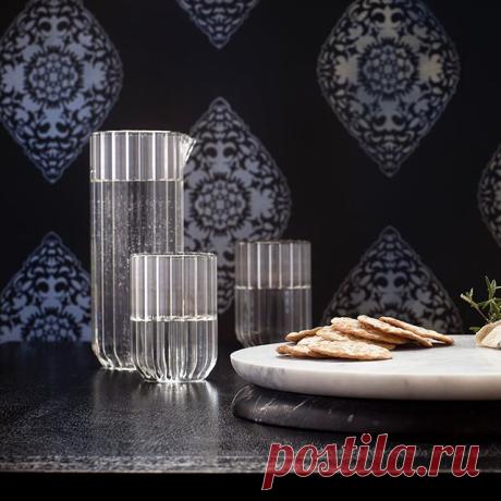 This exciting collection by @fferronedesign will be featuring on @rlaxerinteriors room @holidayhouselondon -Launching this Wednesday, don't forget to get your tickets!
.
.
.
.
#bonadea #bonadeaofficial #luxurytable #tablescape #onthetable #lartdelatable #luxurytableware #barware #christmastable #tablesetting #entertaining #drinkware #mesalinda
