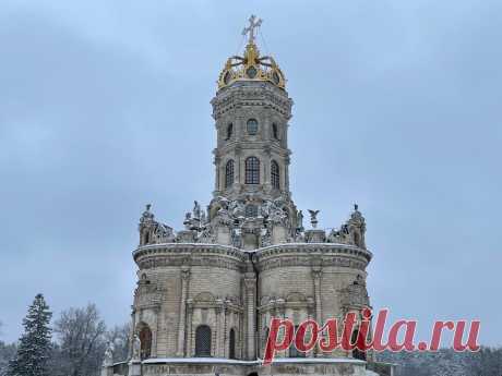 Уникальный и совсем несвоевременный храм с короной, который даже не хотели освящать: церковь Знамения в Дубровицах | Соло - путешествия | Яндекс Дзен