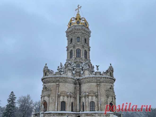 Уникальный и совсем несвоевременный храм с короной, который даже не хотели освящать: церковь Знамения в Дубровицах | Соло - путешествия | Яндекс Дзен