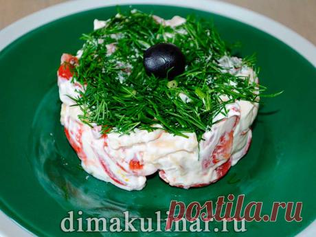 Салат с помидорами сыром и чесноком