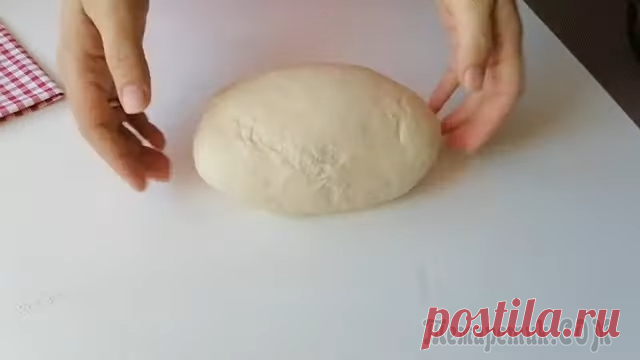 Слоеный яблочный рулет