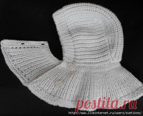 Теплая детская шапочка совмещенная с манишкой спицами - Мир петель