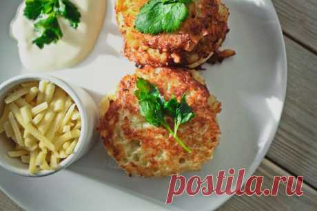 Как приготовить вкусные картофельные драники: пошаговый рецепт - KitchenMag.ru