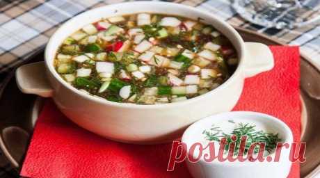 Для Вас рецепты приготовления очень вкусной, классической окрошки на квасе с горчицей, хреном, колбасой, редисом, куриной грудкой, говяжьим языком, без мяса
