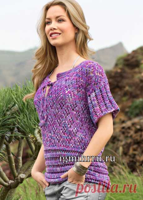 Лилово-розовый меланжевый пуловер со связанной поперек планкой. Вязание спицами
