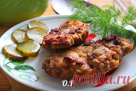 Ленивые отбивные из фарша. Всегда готовлю когда нужно быстро и вкусно 


Это мое коронное блюдо!









Ингредиенты:
фарш мясной — 500 гряйцо — 3 шт (1 яйцо в фарш)мука — 4-5 стол ложекспеции и соль — по вкусурастительное масло — для жарки
Приготовление:
Добавляем в ф…