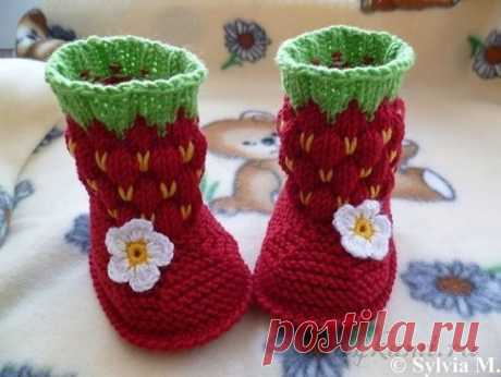 Пинетки «Ягодки» вязаные спицами
описание:       https://ru4kami.ru/vyazhem-aksessuary/1082-pinetki-spicami-yagodki.html