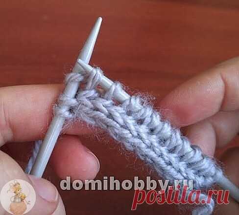 Набор петель с утолщенным краем 
 
Красивое вязание начинается с деталей. Этот мастер-класс посвящен набору петель на спицы с утолщенным краем или провязыванием по низу шнура i-cord. Такой связанный край получается аккуратным, закругленным и он вдвое толще, чем основная вязка. При таком наборе петель кромка не будет закручиваться при вязании лицевой гладью или деформироваться при носке. 
 
Набор петель с утолщенным краем можно делать для оформления низа кофт, рукавов, крае...