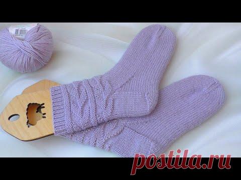 Носки спицами с узором 