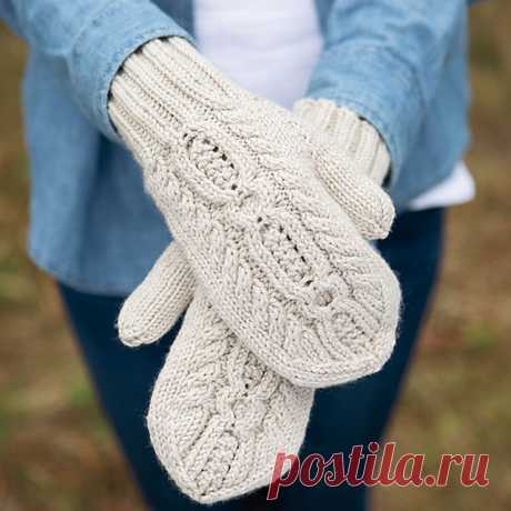 TRAIPSE MITTENS by Emily Ringelman